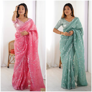 Gold Crush Saree Worn by Anikta Chauhan | Sequin Partywear Look