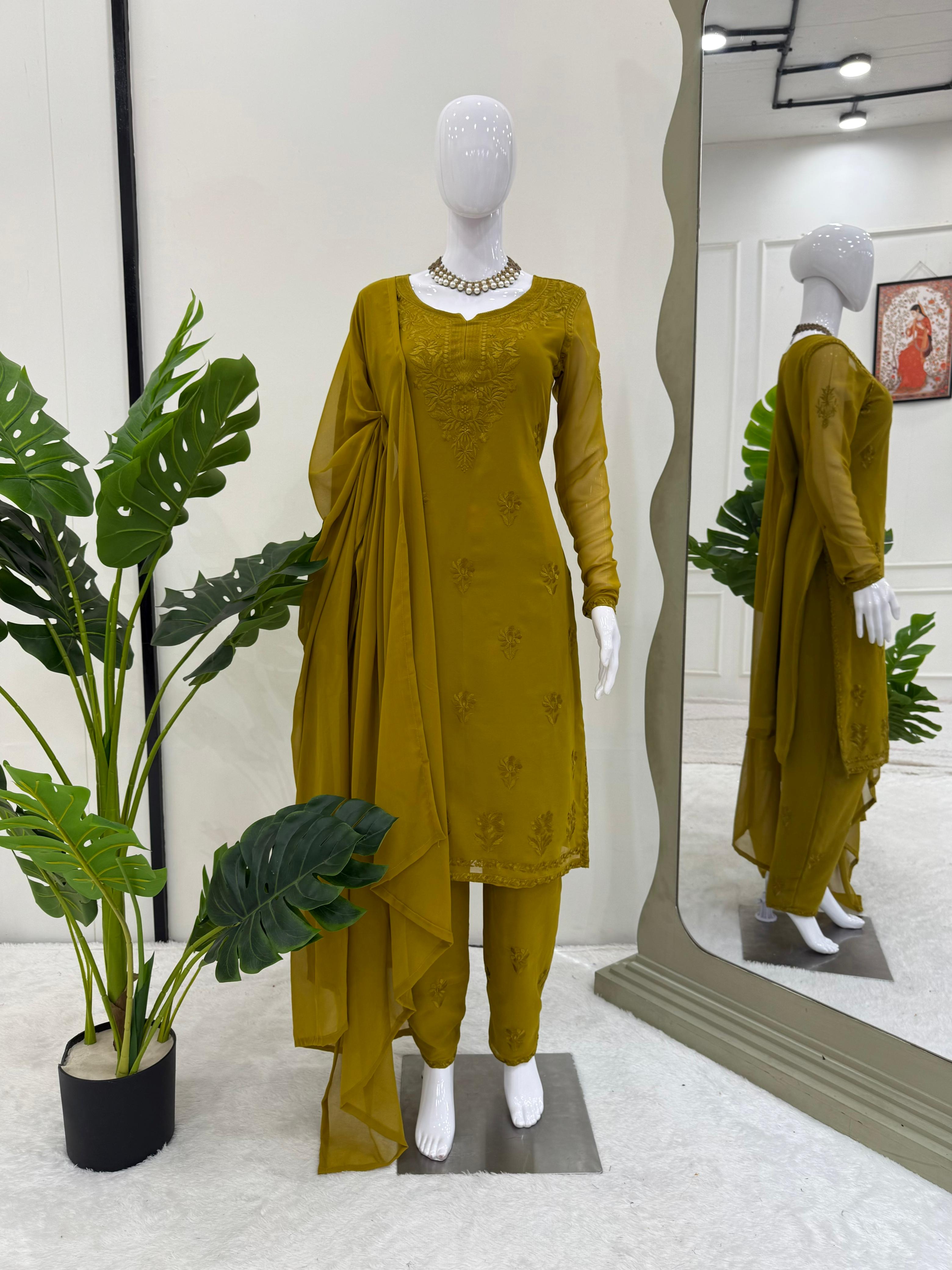 Graceful Georgette Party Wear Suit Set with Dupatta & Pant