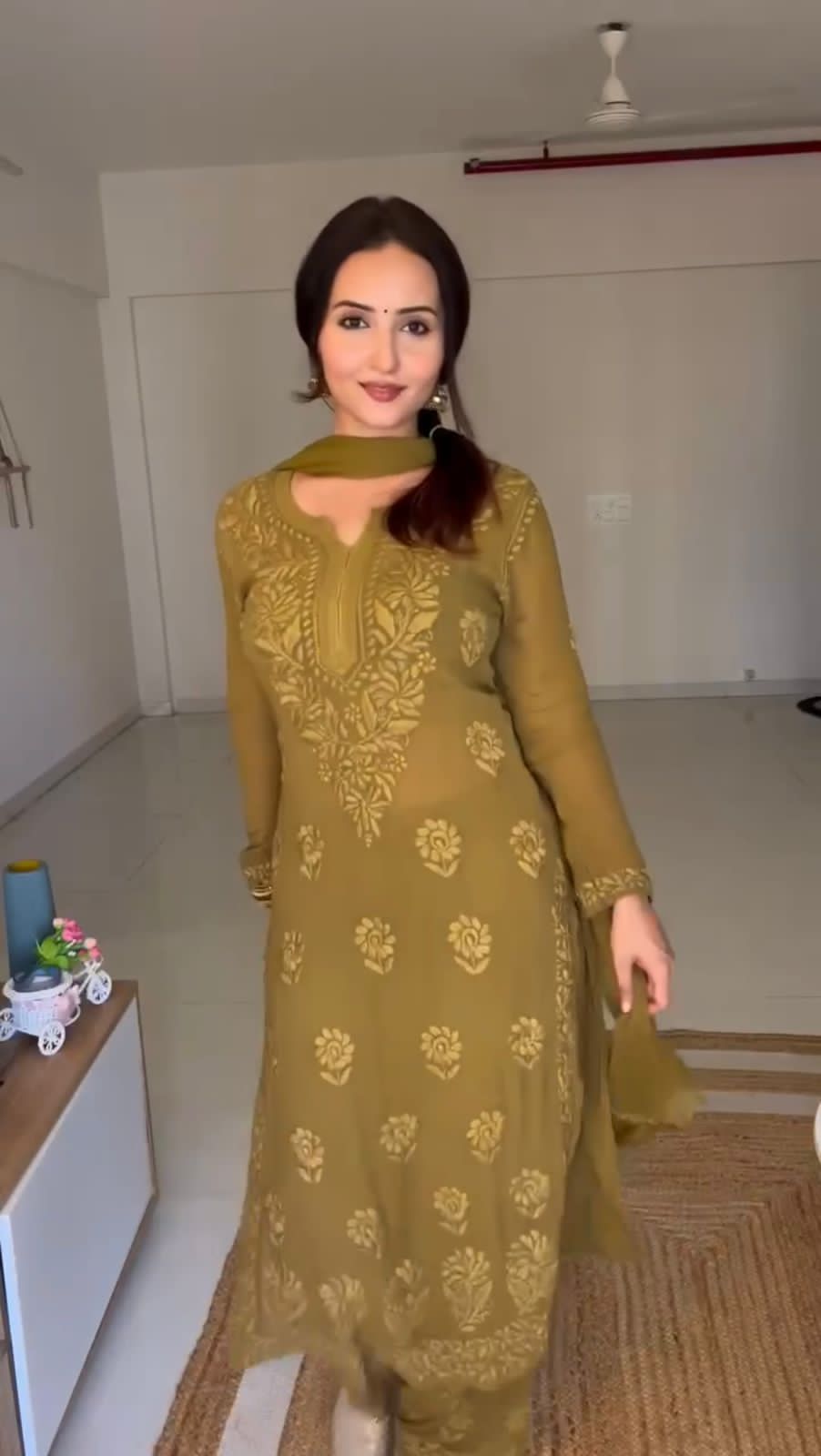 Graceful Georgette Party Wear Suit Set with Dupatta & Pant