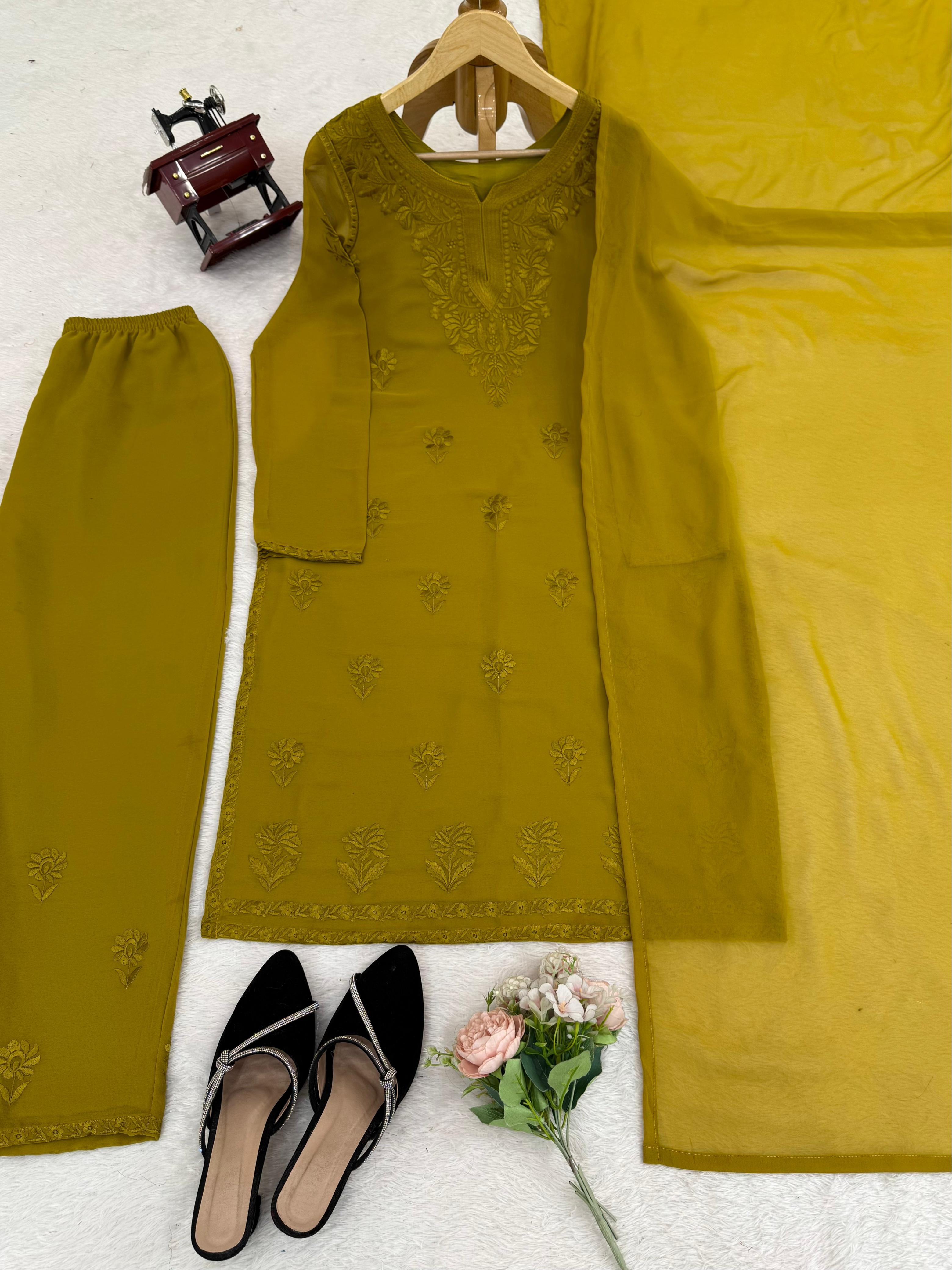 Graceful Georgette Party Wear Suit Set with Dupatta & Pant