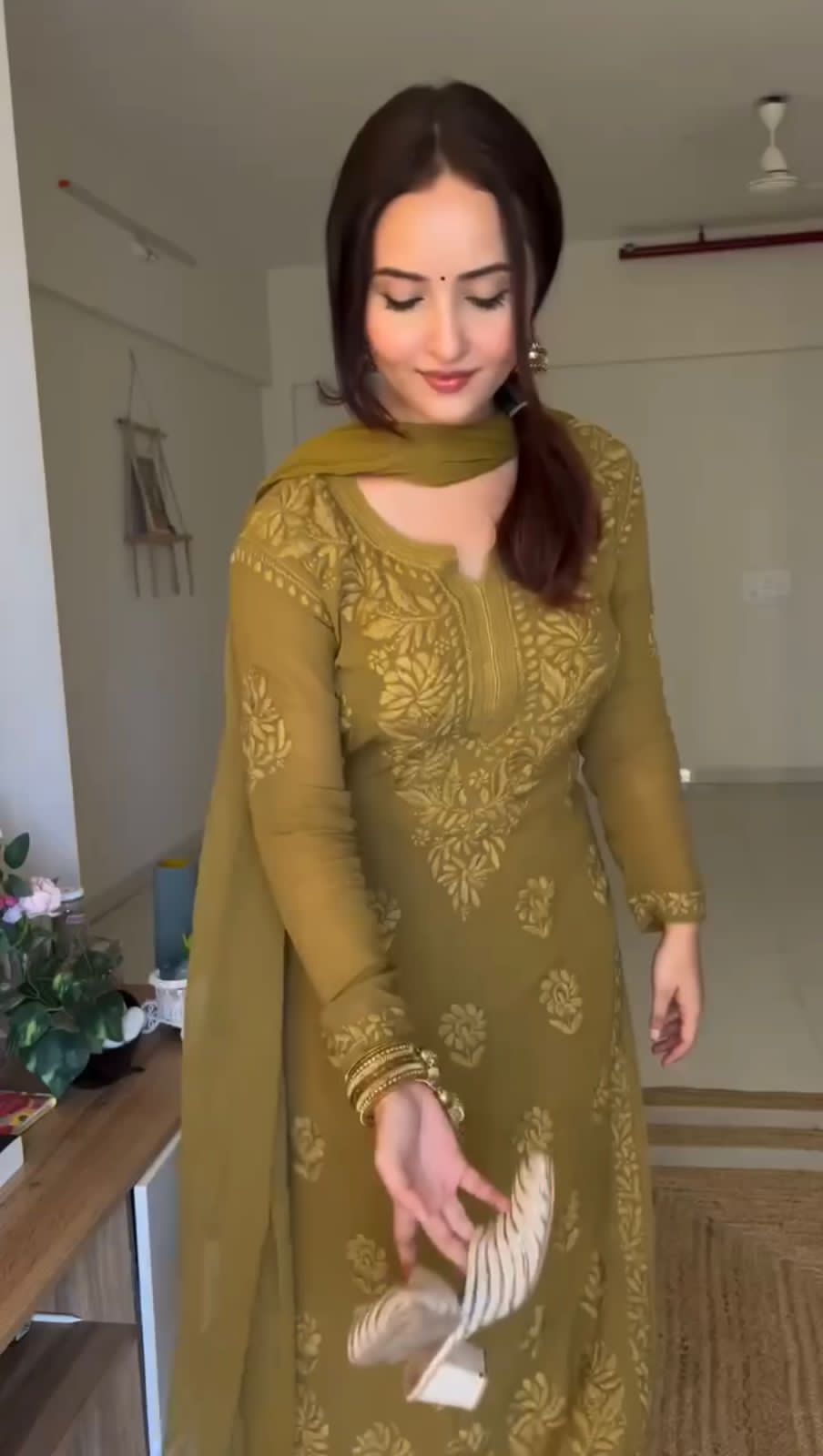 Graceful Georgette Party Wear Suit Set with Dupatta & Pant